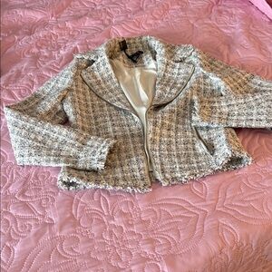 CHARLIE B Tweed Zip-Front Frayed Edge Jacket in White and Gray